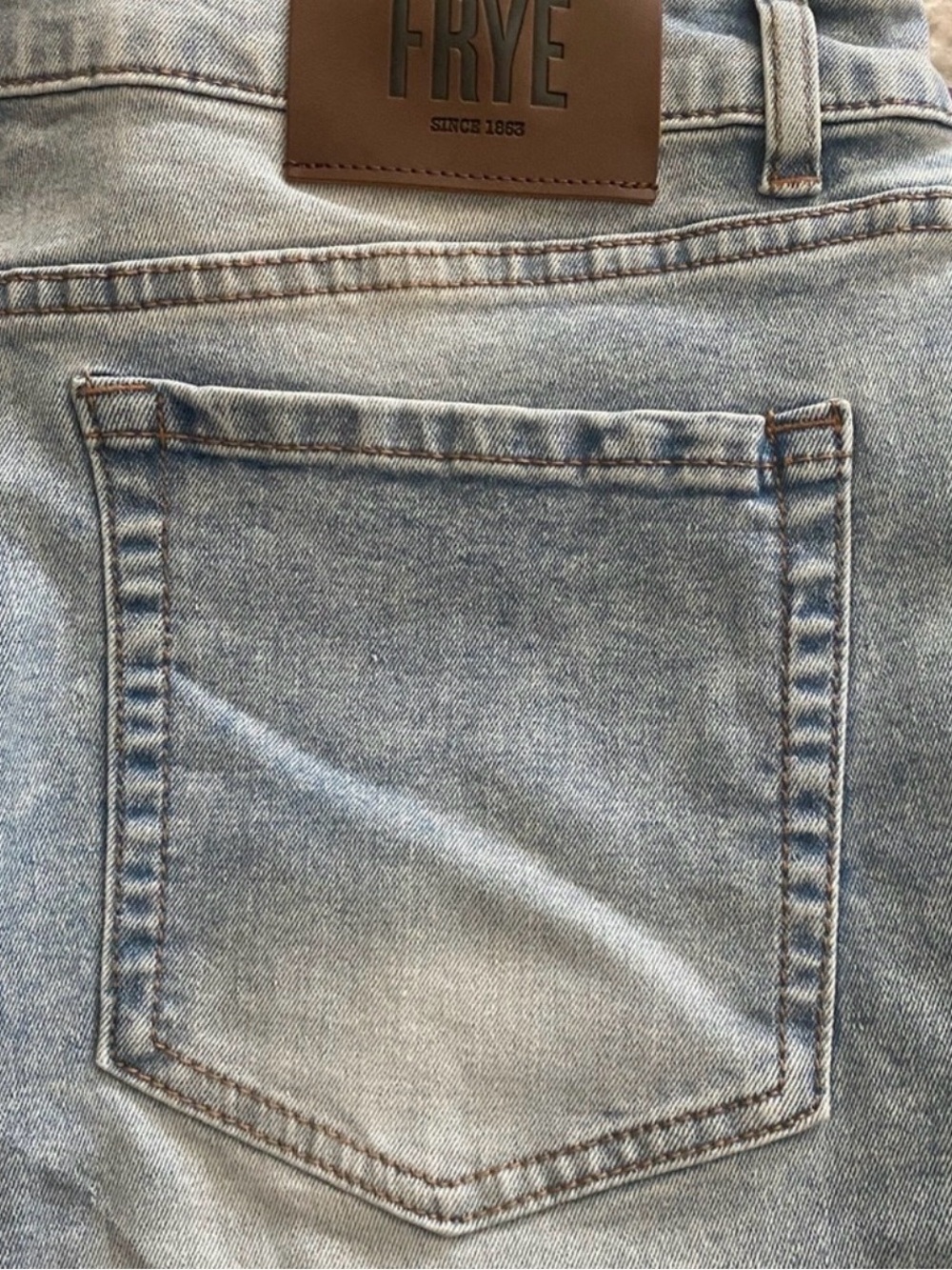 FRYE Women’s High-Rise Light Blue Denim Jeans - Picture 5 of 5